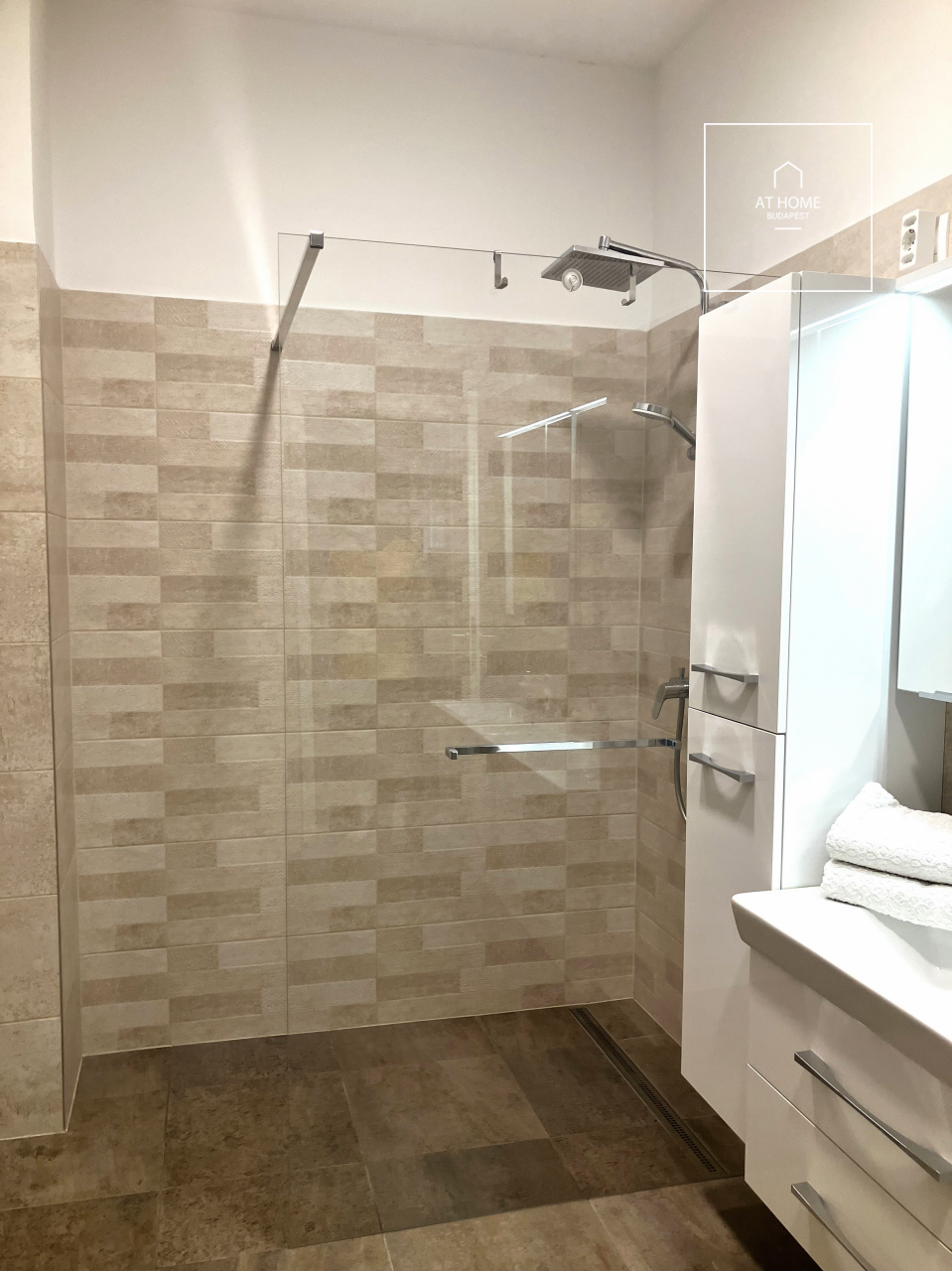 A wonderful apartment for rent in the stylish area of 13th district in Szent István Park, Budapest