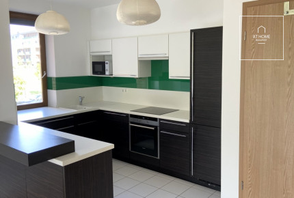 First-floor apartment in a residential complex is available for rent in Budapest, District XI, Madárhegy.