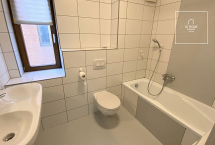 First-floor apartment in a residential complex is available for rent in Budapest, District XI, Madárhegy.