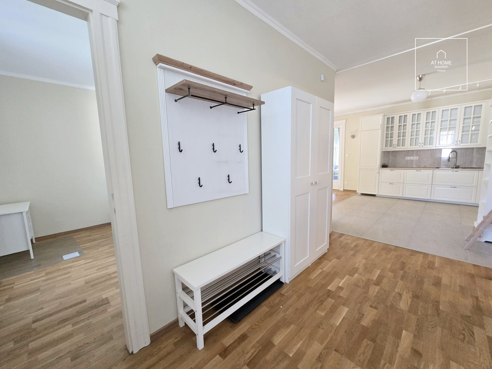 Refurbished beautiful 2-bedroom apartment for rent in Budapest II. district