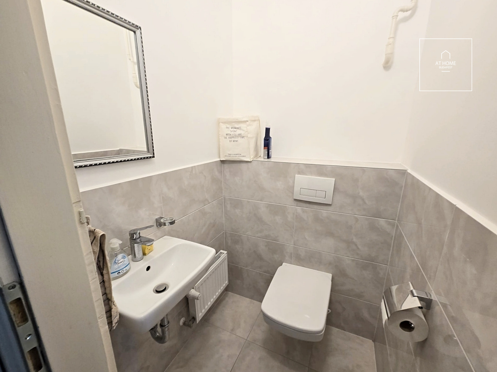 Refurbished beautiful 2-bedroom apartment for rent in Budapest II. district