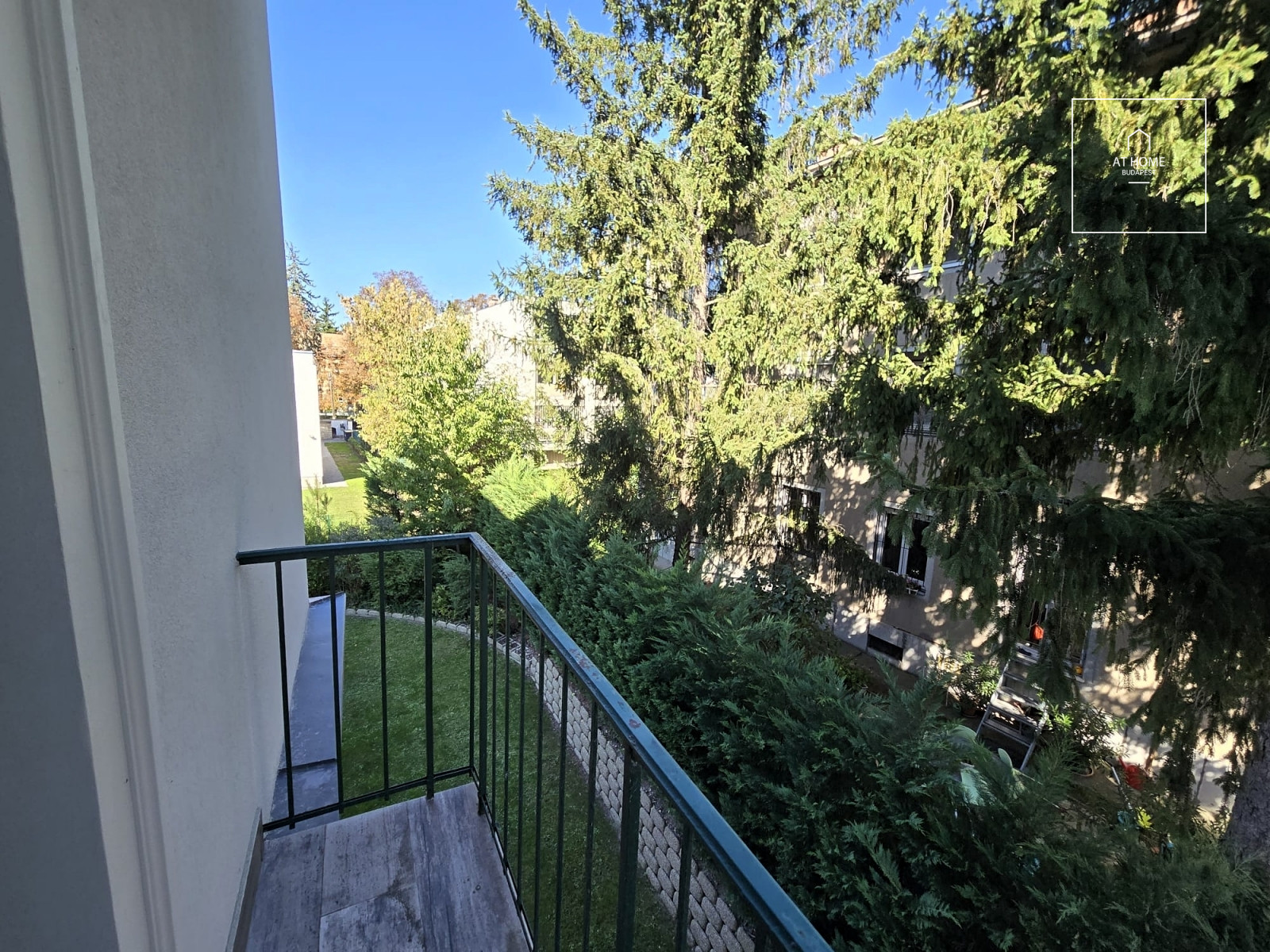 Refurbished beautiful 2-bedroom apartment for rent in Budapest II. district