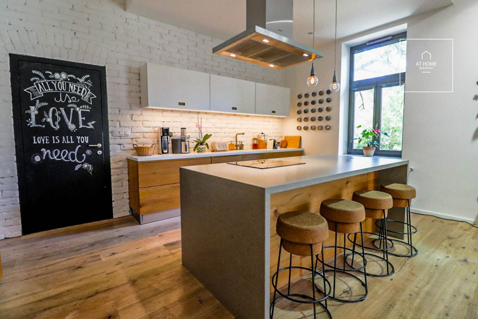 Refurbished luxury apartment for rent at the foot of the Gellért-hill, Budapest XI. district