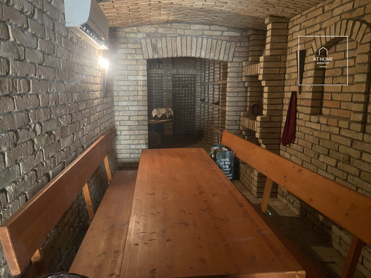 Városi panorámás 350nm-es családi ház gondozott kerttel XII. kerület, Mártonhegy