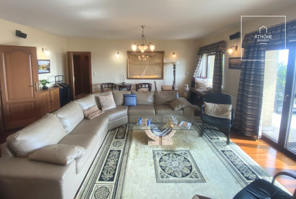 350 sqm family home with city panorama and a well-kept garden in District XII, Mártonhegy