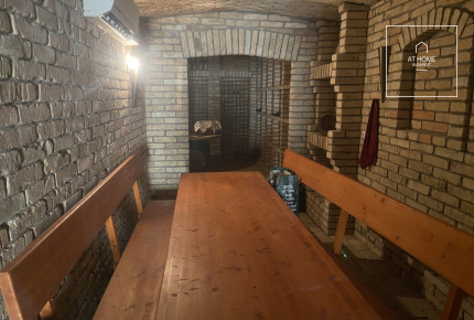 Városi panorámás 350nm-es családi ház gondozott kerttel XII. kerület, Mártonhegy