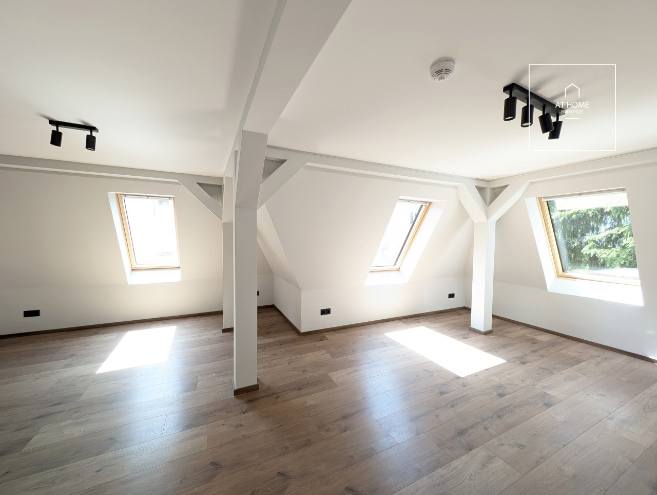 Beautiful semi-detached house for rent Budapest II. district, Kurucles