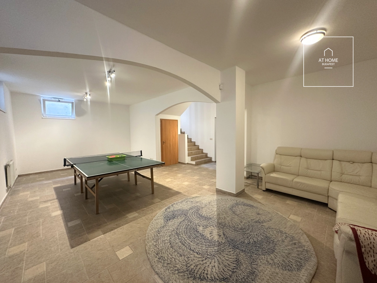 Three-storey 520 sqm family house in District II/A, Pesthidegkút-Ófalu