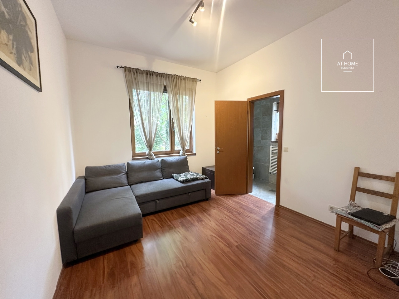 Three-storey 520 sqm family house in District II/A, Pesthidegkút-Ófalu