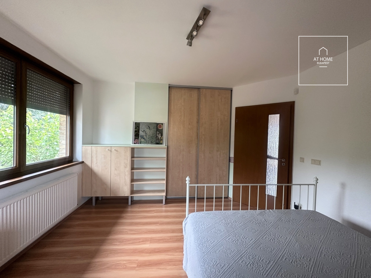 Three-storey 520 sqm family house in District II/A, Pesthidegkút-Ófalu