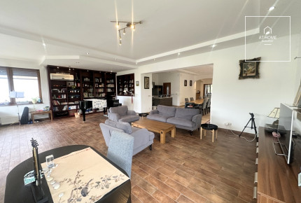 Three-storey 520 sqm family house in District II/A, Pesthidegkút-Ófalu