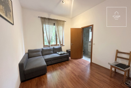 Three-storey 520 sqm family house in District II/A, Pesthidegkút-Ófalu