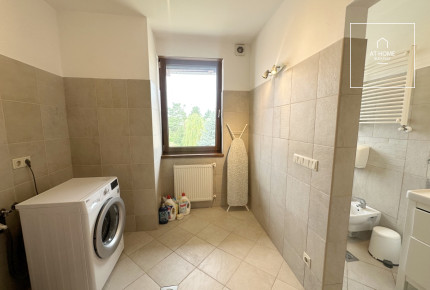 Three-storey 520 sqm family house in District II/A, Pesthidegkút-Ófalu