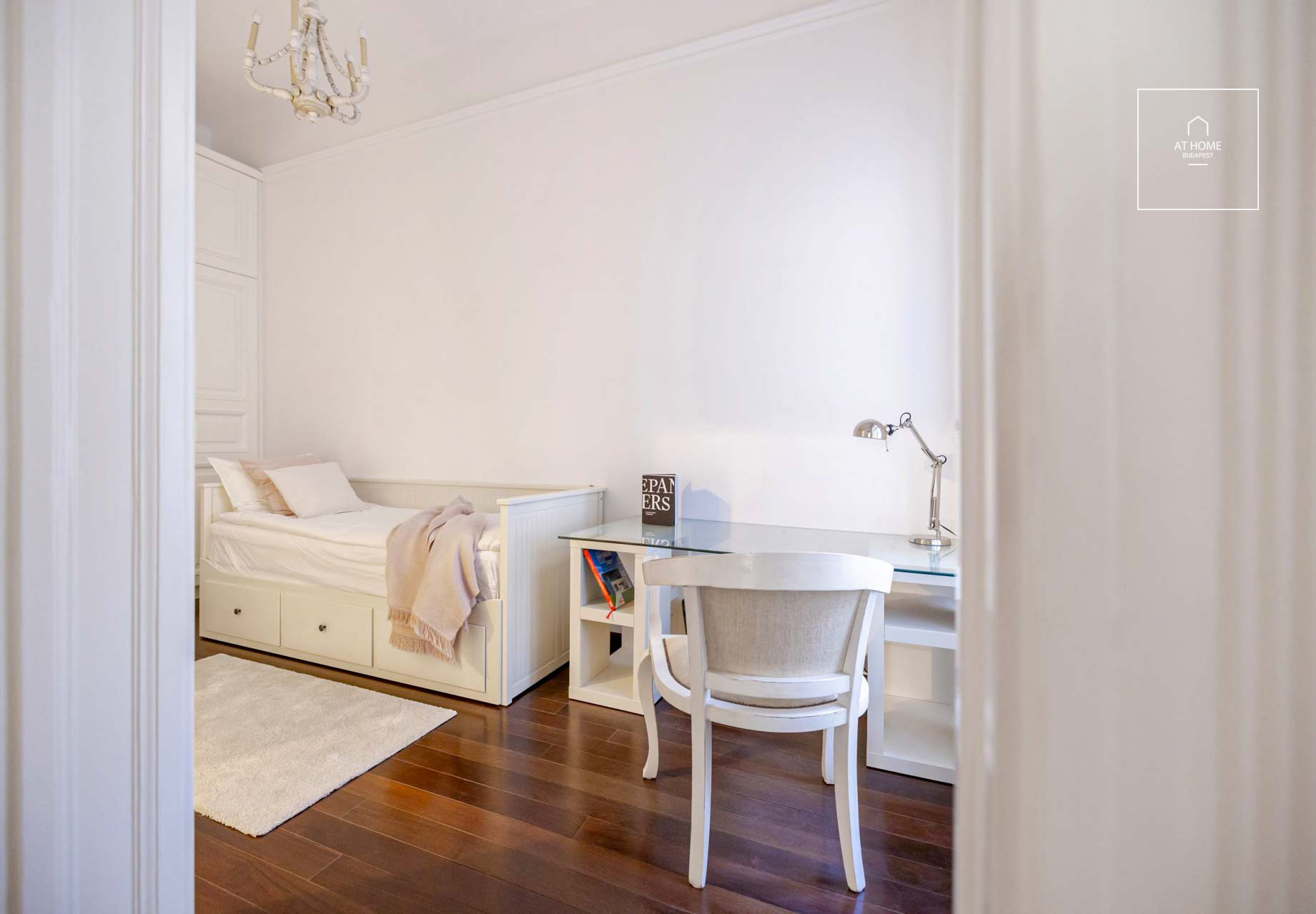 Charming apartment overlooking the Opera House is for rent Budapest VI. district, Terézváros