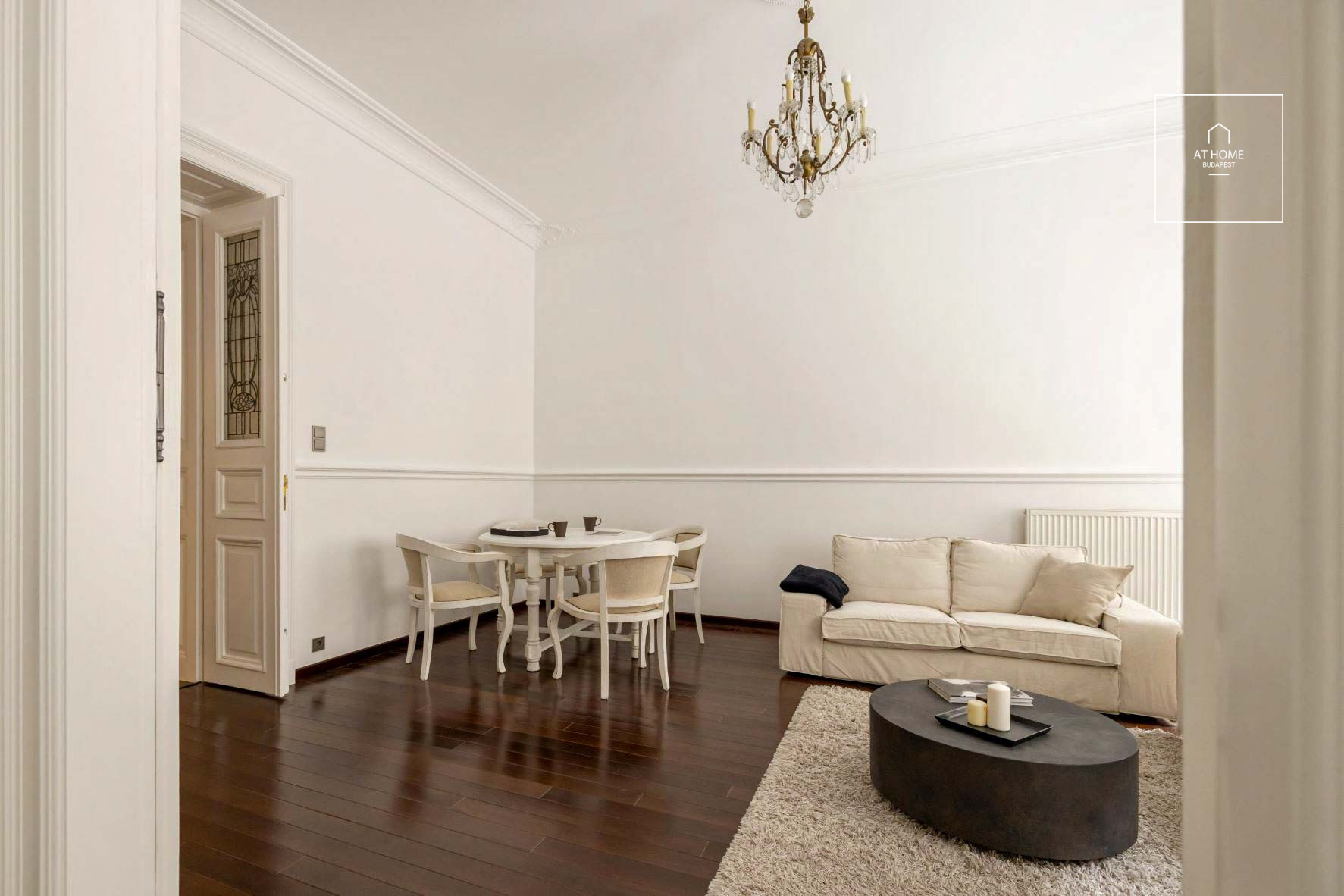 Charming apartment overlooking the Opera House is for rent Budapest VI. district, Terézváros