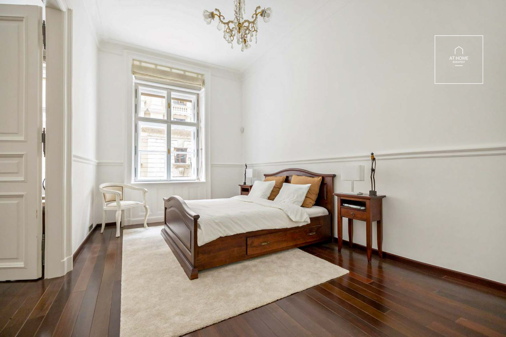Charming apartment overlooking the Opera House is for rent Budapest VI. district, Terézváros
