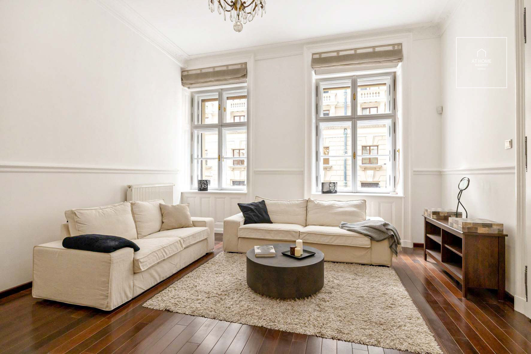 Charming apartment overlooking the Opera House is for rent Budapest VI. district, Terézváros
