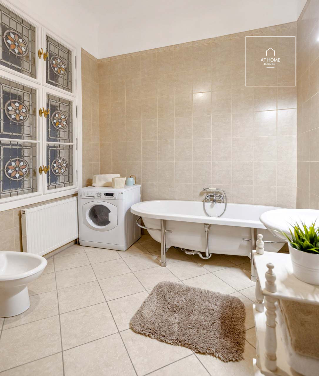 Charming apartment overlooking the Opera House is for rent Budapest VI. district, Terézváros