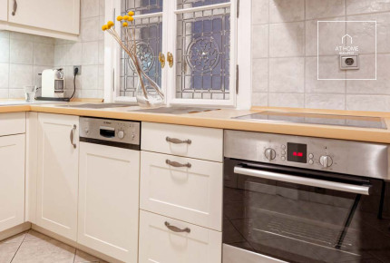 Charming apartment overlooking the Opera House is for rent Budapest VI. district, Terézváros