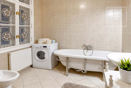 Charming apartment overlooking the Opera House is for rent Budapest VI. district, Terézváros