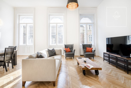 3-bedroom bright apartment for rent Budapest VI. district Terézváros