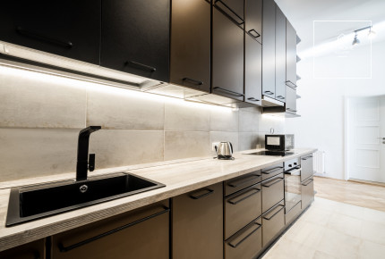 3-bedroom bright apartment for rent Budapest VI. district Terézváros