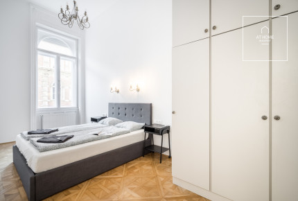 3-bedroom bright apartment for rent Budapest VI. district Terézváros