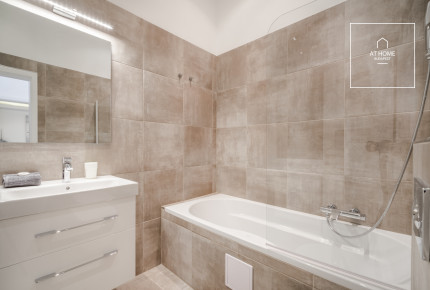 3-bedroom bright apartment for rent Budapest VI. district Terézváros