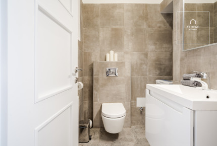3-bedroom bright apartment for rent Budapest VI. district Terézváros