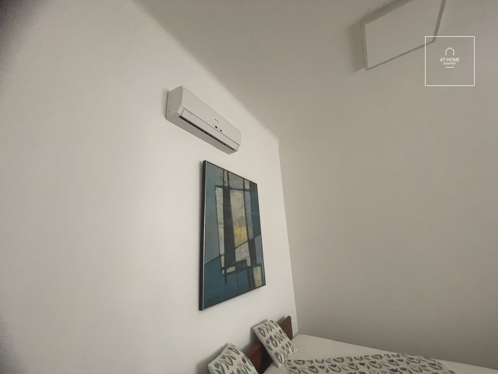 Two-bedroom elegant apartment available for rent in Budapest District V, Downtown