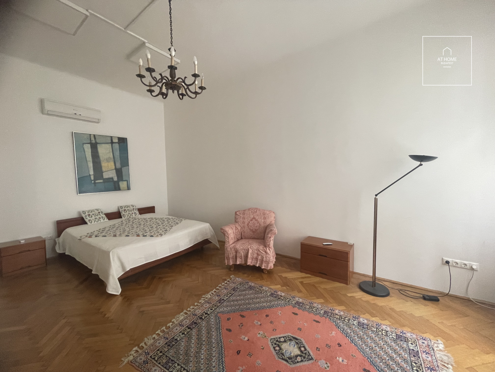 Két hálószobás polgári lakás kiadó Budapest V. kerület, Belváros