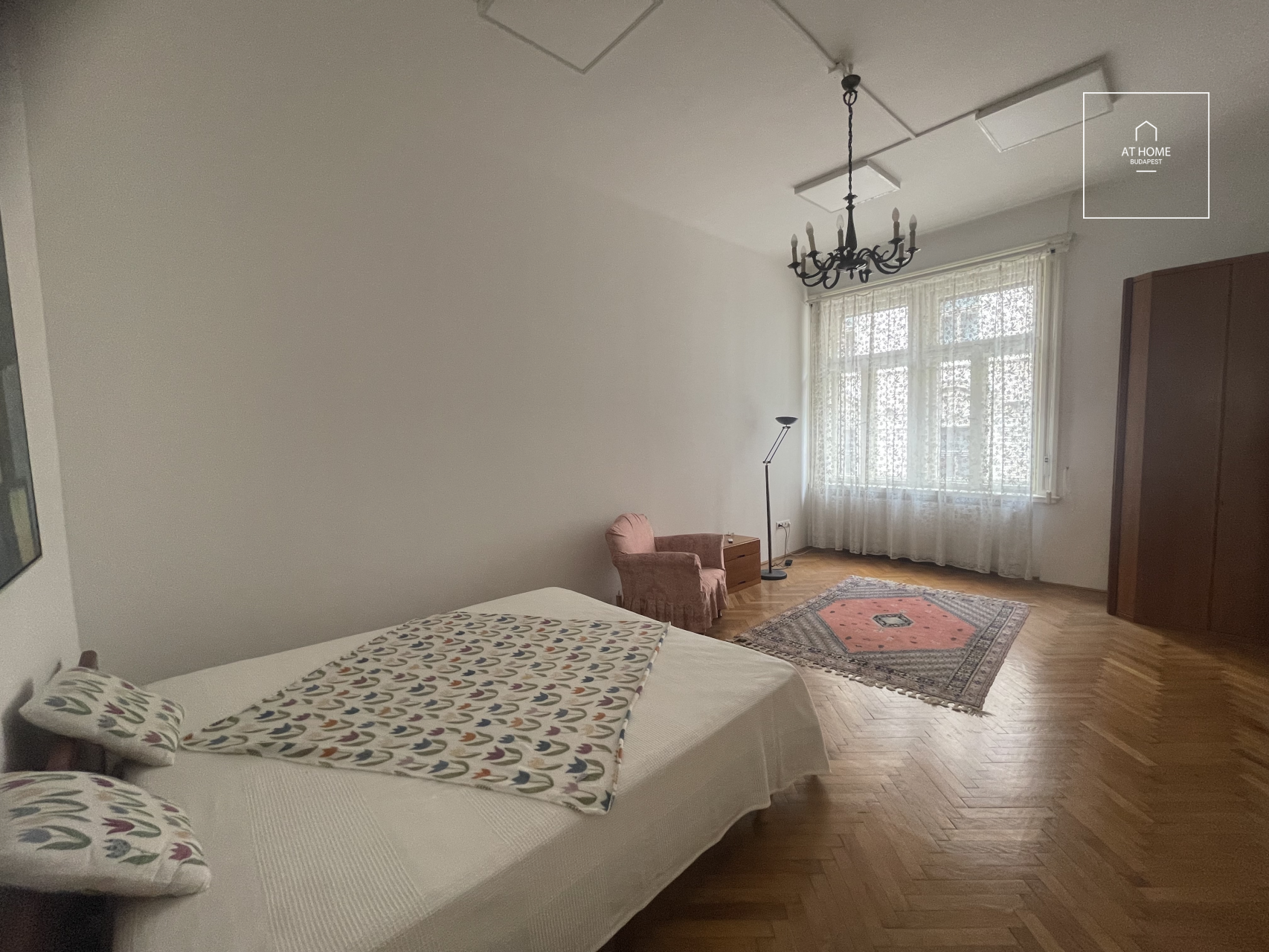 Két hálószobás polgári lakás kiadó Budapest V. kerület, Belváros