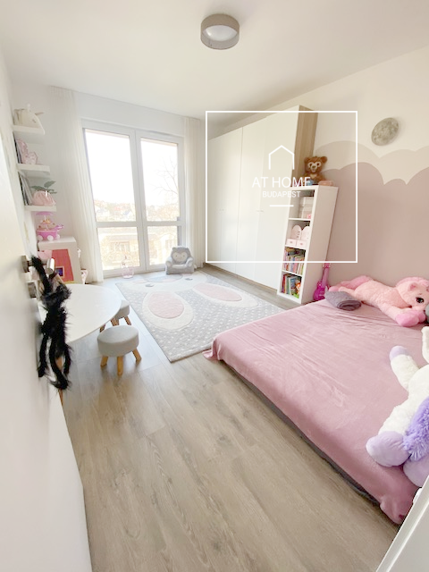 An 85 m² luxury apartment with 2 bedrooms, built in 2021, located in District II