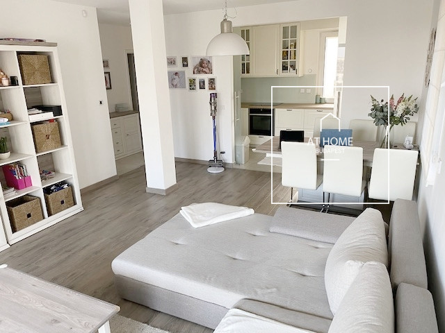 In the 2nd district of Budapest, a 85 sqm, newly built apartment is for rent.