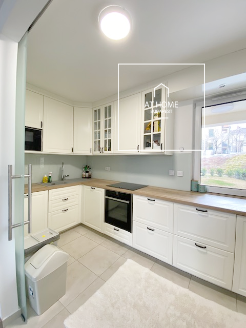 In the 2nd district of Budapest, a 85 sqm, newly built apartment is for rent.