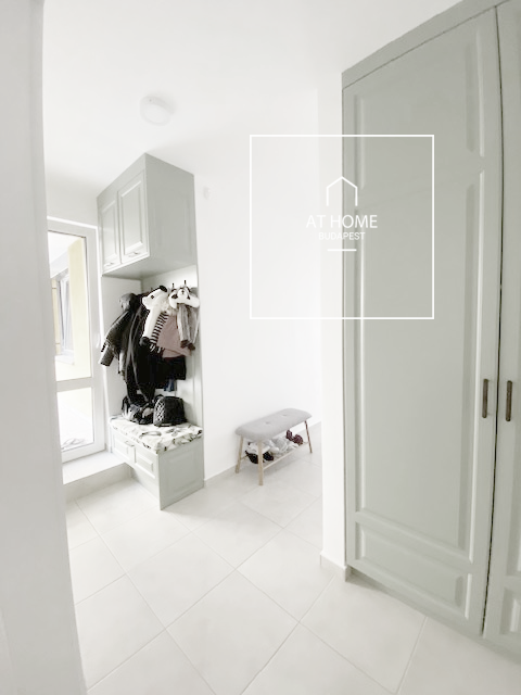 In the 2nd district of Budapest, a 85 sqm, newly built apartment is for rent.