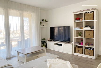 In the 2nd district of Budapest, a 85 sqm, newly built apartment is for rent.