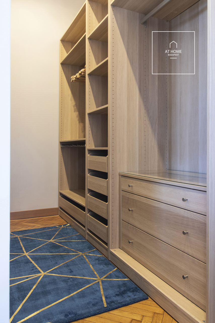 Freshly Renovated 80 sqm Two-Bedroom Apartment in District II, Országút