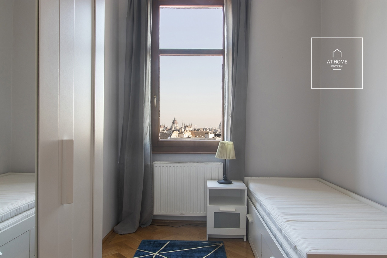 Freshly Renovated 80 sqm Two-Bedroom Apartment in District II, Országút