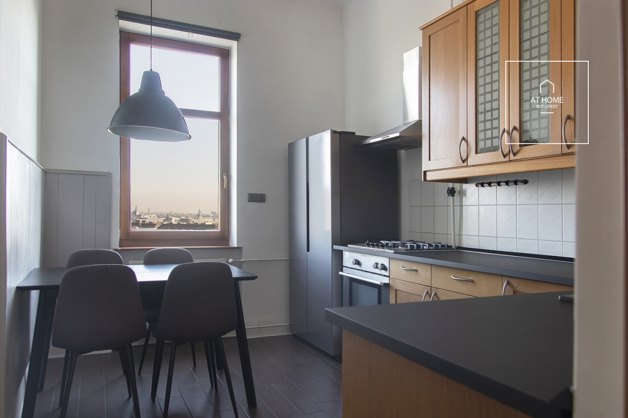 Freshly Renovated 80 sqm Two-Bedroom Apartment in District II, Országút