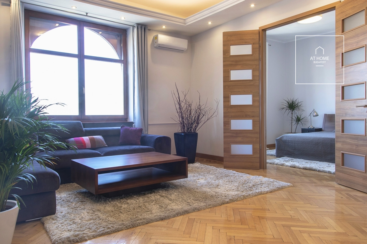 Freshly Renovated 80 sqm Two-Bedroom Apartment in District II, Országút