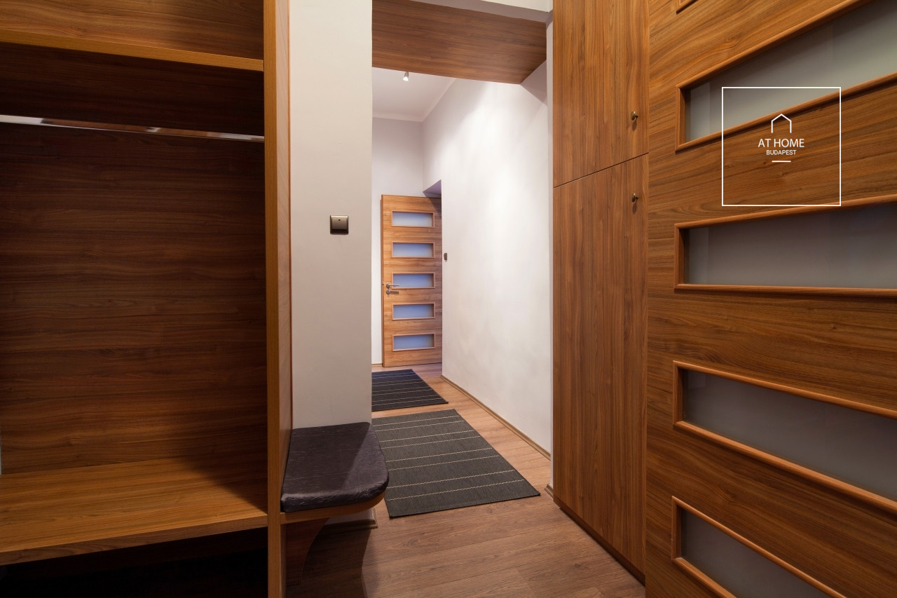 Freshly Renovated 80 sqm Two-Bedroom Apartment in District II, Országút