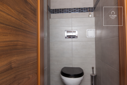 Freshly Renovated 80 sqm Two-Bedroom Apartment in District II, Országút