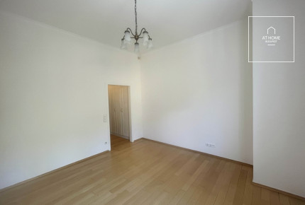 91 sqm, 2-bedroom apartment with stunning panoramic views in District I, Víziváros