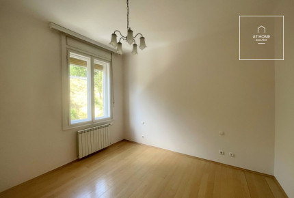 91 sqm, 2-bedroom apartment with stunning panoramic views in District I, Víziváros