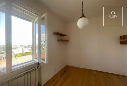91 sqm, 2-bedroom apartment with stunning panoramic views in District I, Víziváros