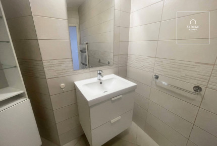 91 sqm, 2-bedroom apartment with stunning panoramic views in District I, Víziváros