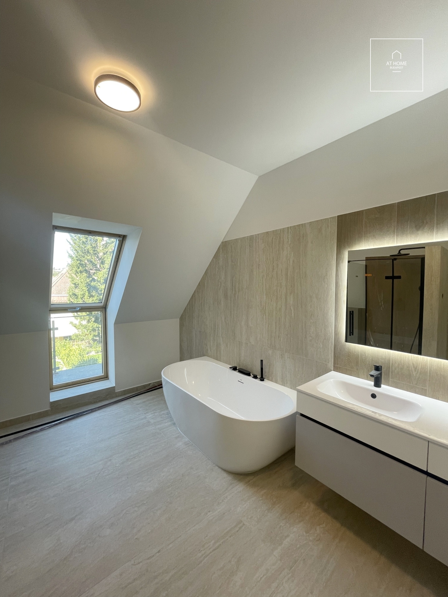 Newly built 141 sqm three-storey semi-detached house for sale in District II/A, Remetekertváros