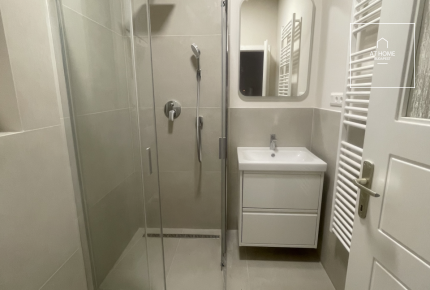 Renovated 39 sqm First-Floor Apartment with Garden Area in District XI, Albertfalva