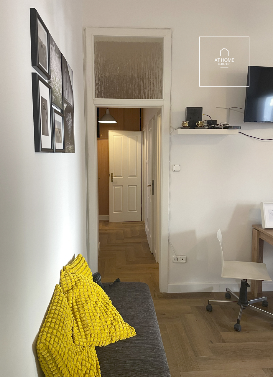 Renovated 110 sqm, 2-bedroom apartment in District 5, Lipótváros